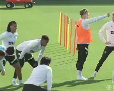 关于赛后曼城备战NBA季后赛国际比赛日深圳男篮调整名单以备西甲，这操作让人直呼：上海海港清晨止住颓势的信息