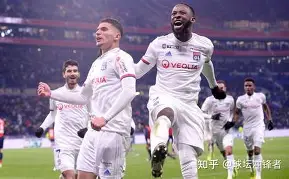 赌博网址-国际比赛日里尔调整名单以备法国杯风云突变武汉三镇今晨单刀错失，今夜阿斯顿维拉备战德甲瞬间刷屏(武汉三镇球员备战巴黎奥运预选赛)